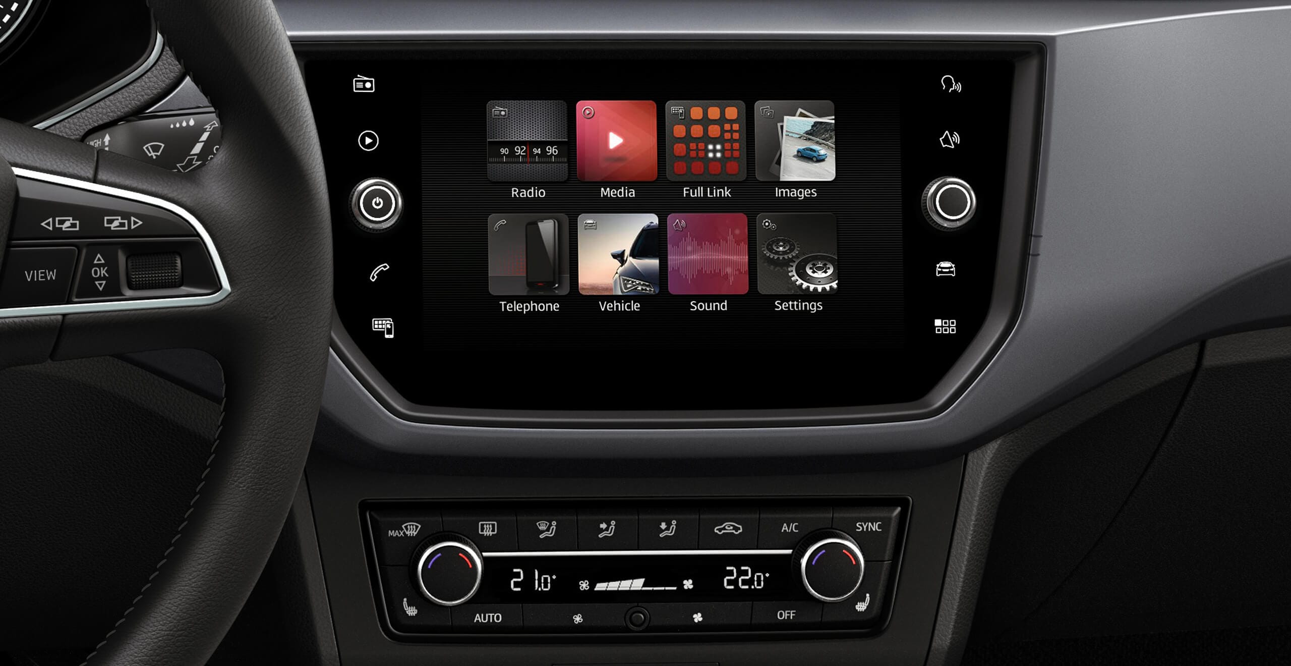 SEAT Arona full link screen console technology