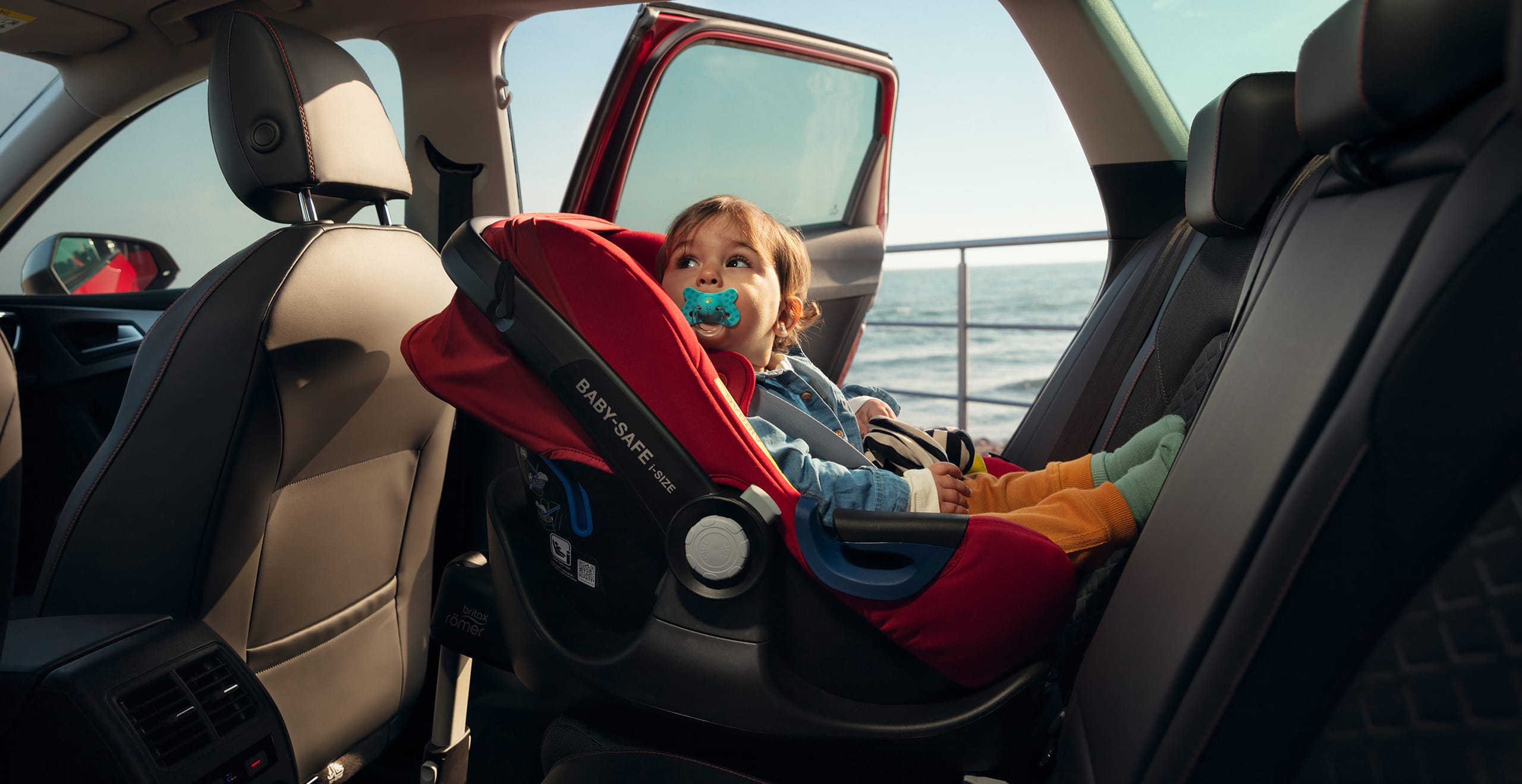 New Leon Sportstourer car accessories child’s safety seat