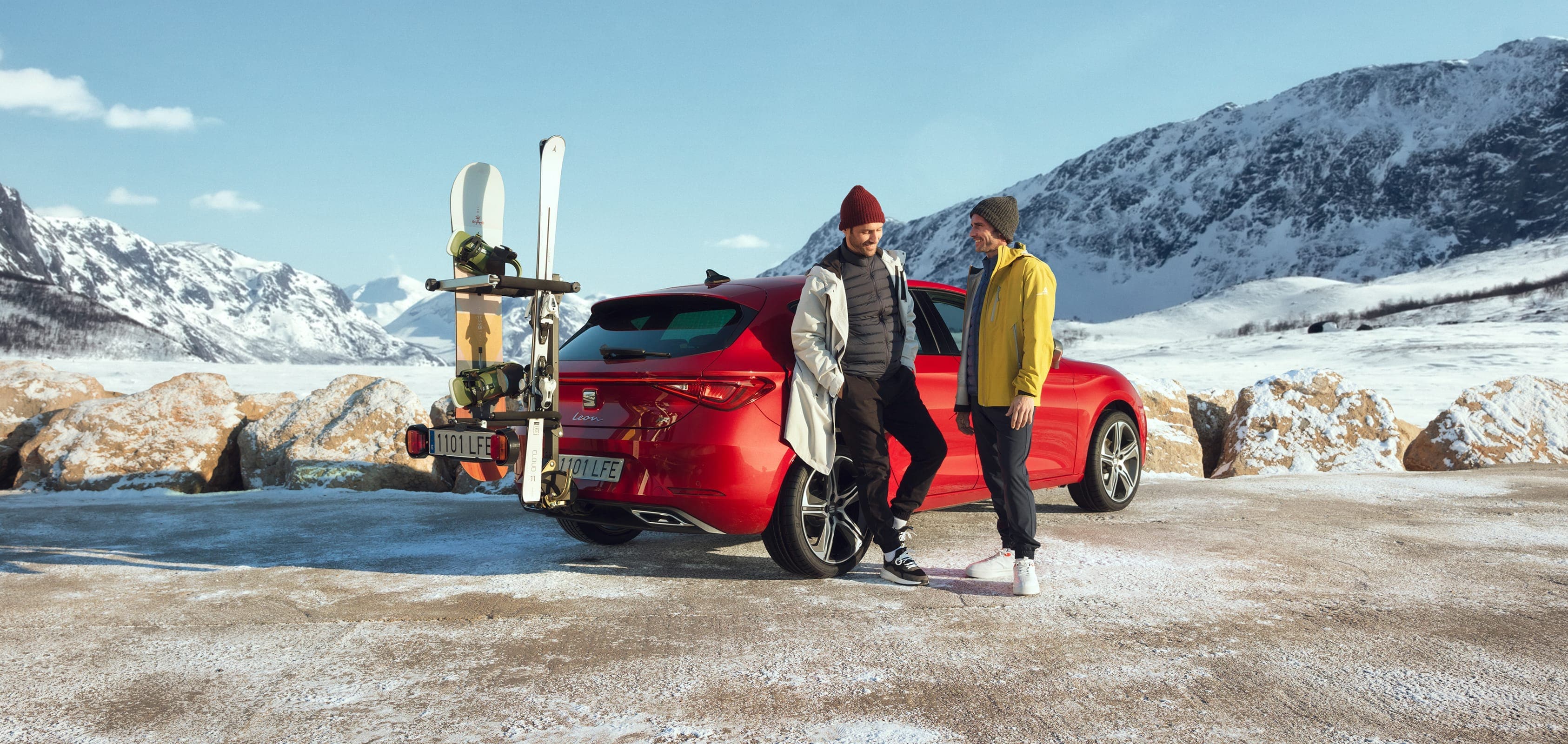 New SEAT Leon with towing ski rack car accessories